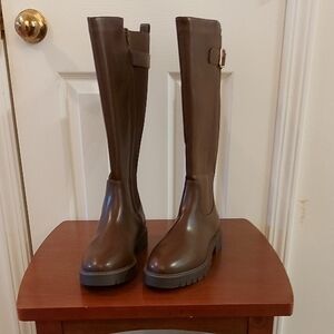 Dream Cloud Tall Chelsea Wide Calf Boot